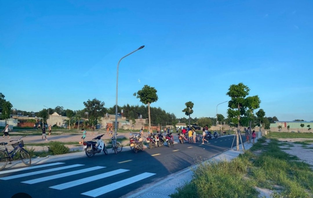 Bán gấp lô đất 150 m2 nằm sát bên UBND xã Bình Sơn khu dân cư đông đúc - an ninh